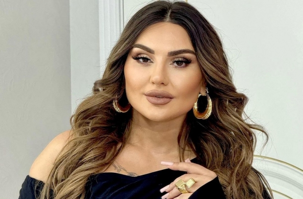 Şəbnəm Tovuzluya 25 min manatlıq kişi saatını GÖRÜN KİM ALIB